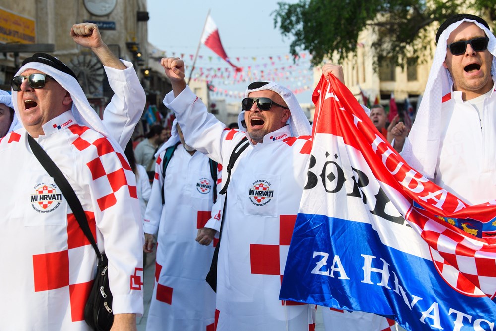 Hrvatski navijači u Dohi (foto: Tom Dubravec / CROPIX)